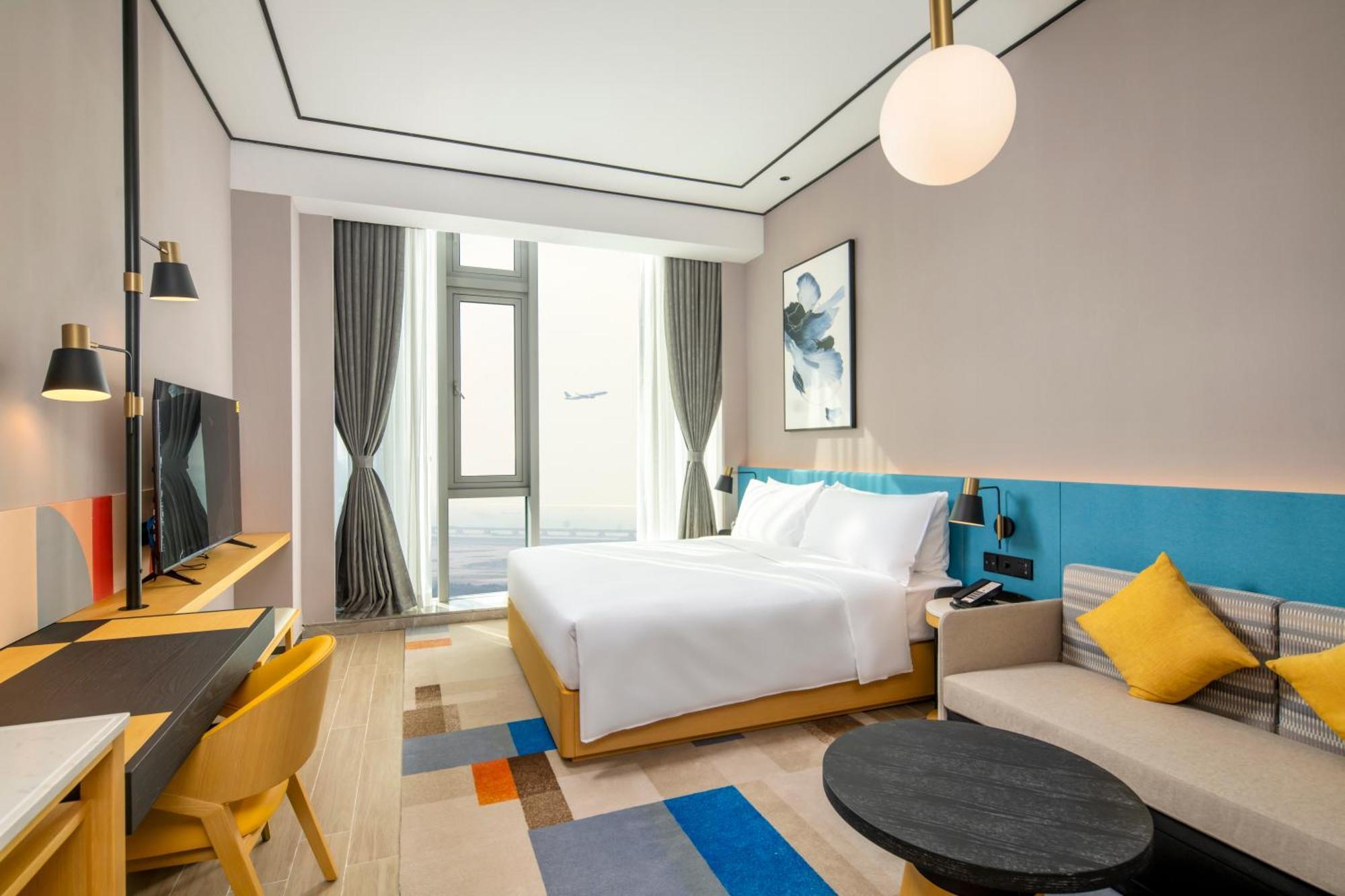 Hilton Garden Inn Shenzhen Airport,Enjoy 24-Hour One Way Free Delivery From Hotel To Shenzhen Baoan Airport On The Hour Exterior photo