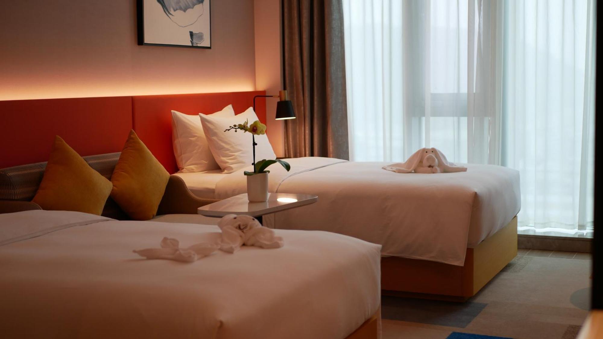 Hilton Garden Inn Shenzhen Airport,Enjoy 24-Hour One Way Free Delivery From Hotel To Shenzhen Baoan Airport On The Hour Exterior photo