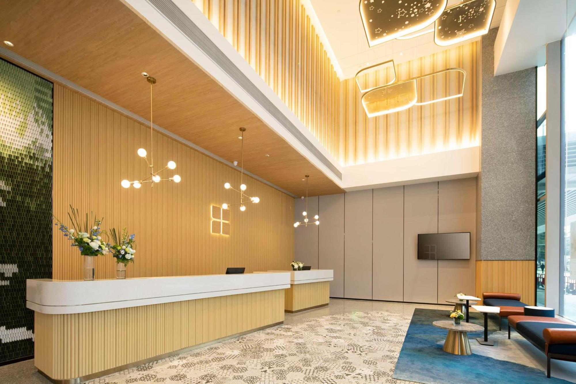 Hilton Garden Inn Shenzhen Airport,Enjoy 24-Hour One Way Free Delivery From Hotel To Shenzhen Baoan Airport On The Hour Exterior photo